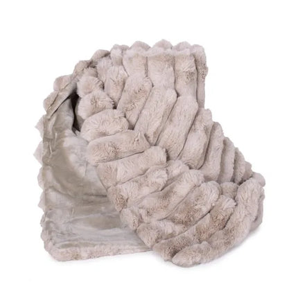 Lux Faux Fur Throw – Ultra-Soft & Stylish Pet Blanket