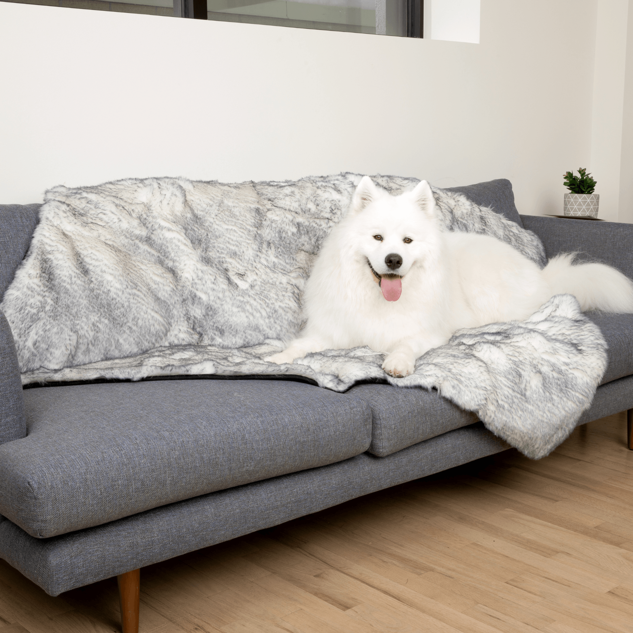 PupProtector Luxe Waterproof Faux Fur Blanket - Ultra Plush Arctic Fox