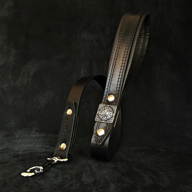 The ''Eros'' leash all Black