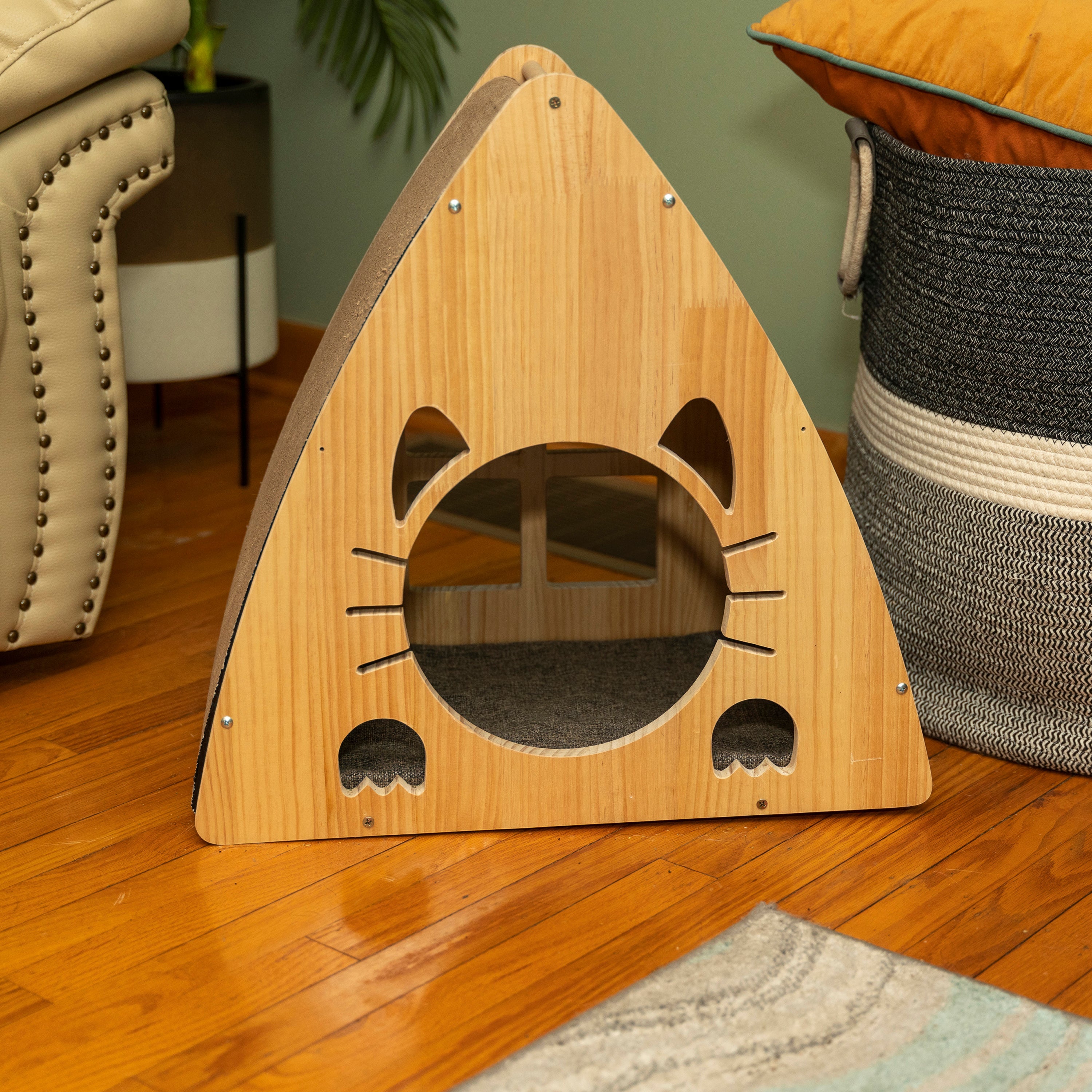 Armarkat Real Wood Medium Triangular Natural Solid Wood Cat Condo