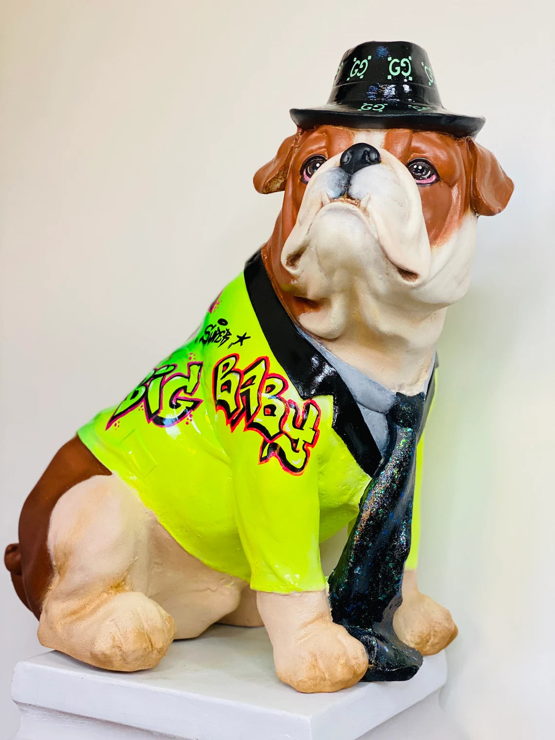 Bulldog with luxury Hat Statue HT Animal Supply