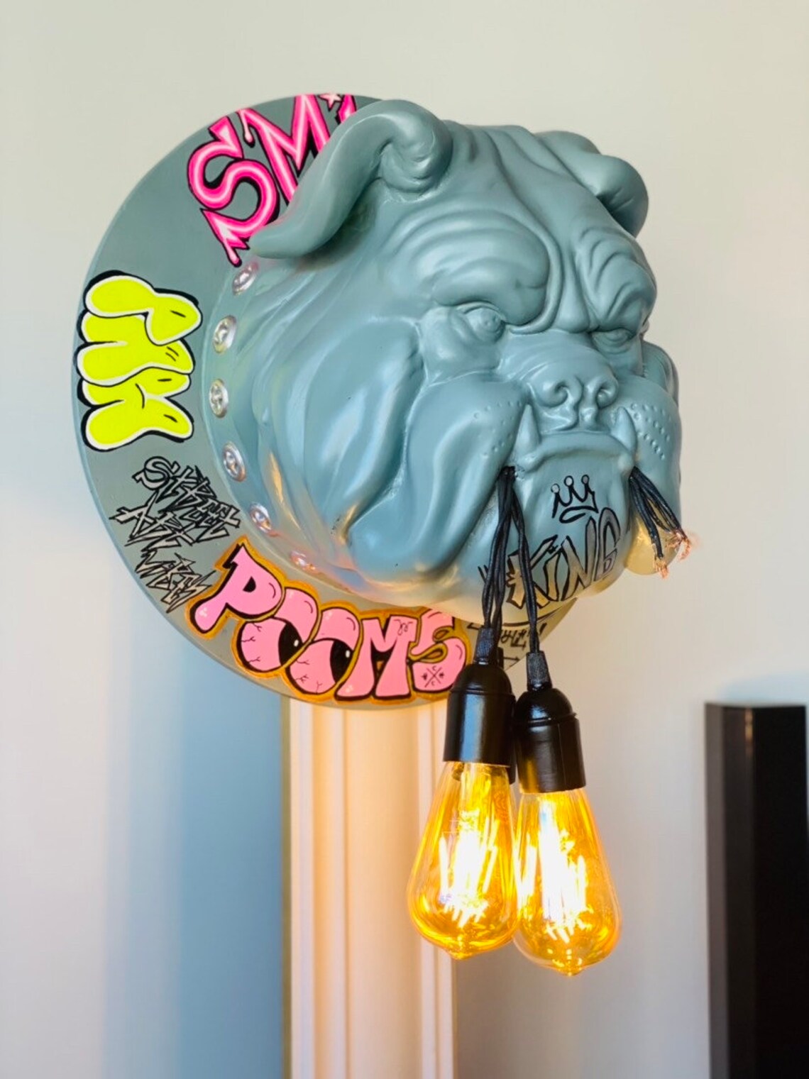 Graffiti Pop Art Bulldog Head Wall Mount HT Animal Supply