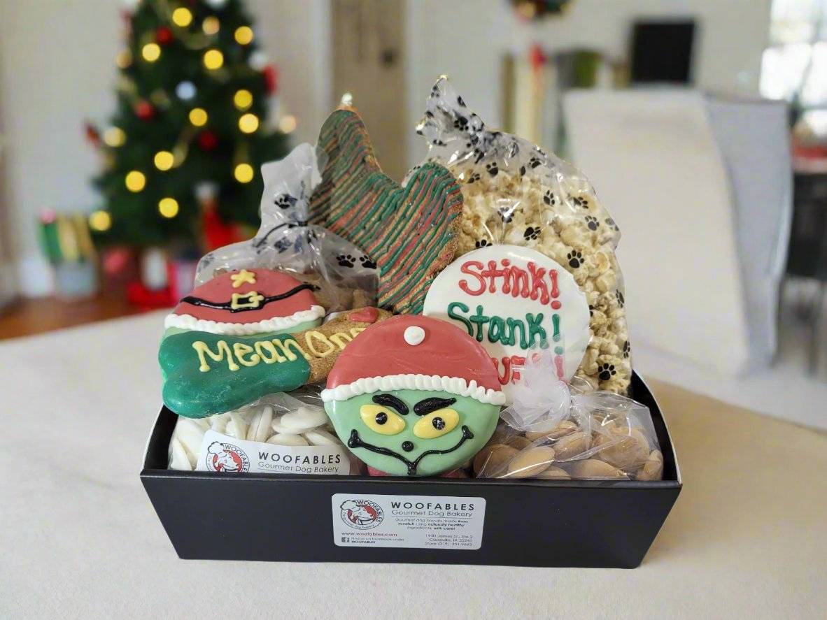 Grinch Holiday Basket – Large