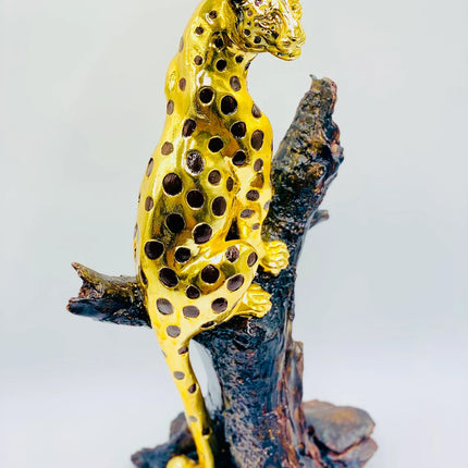 Luxurious Leopard Statue