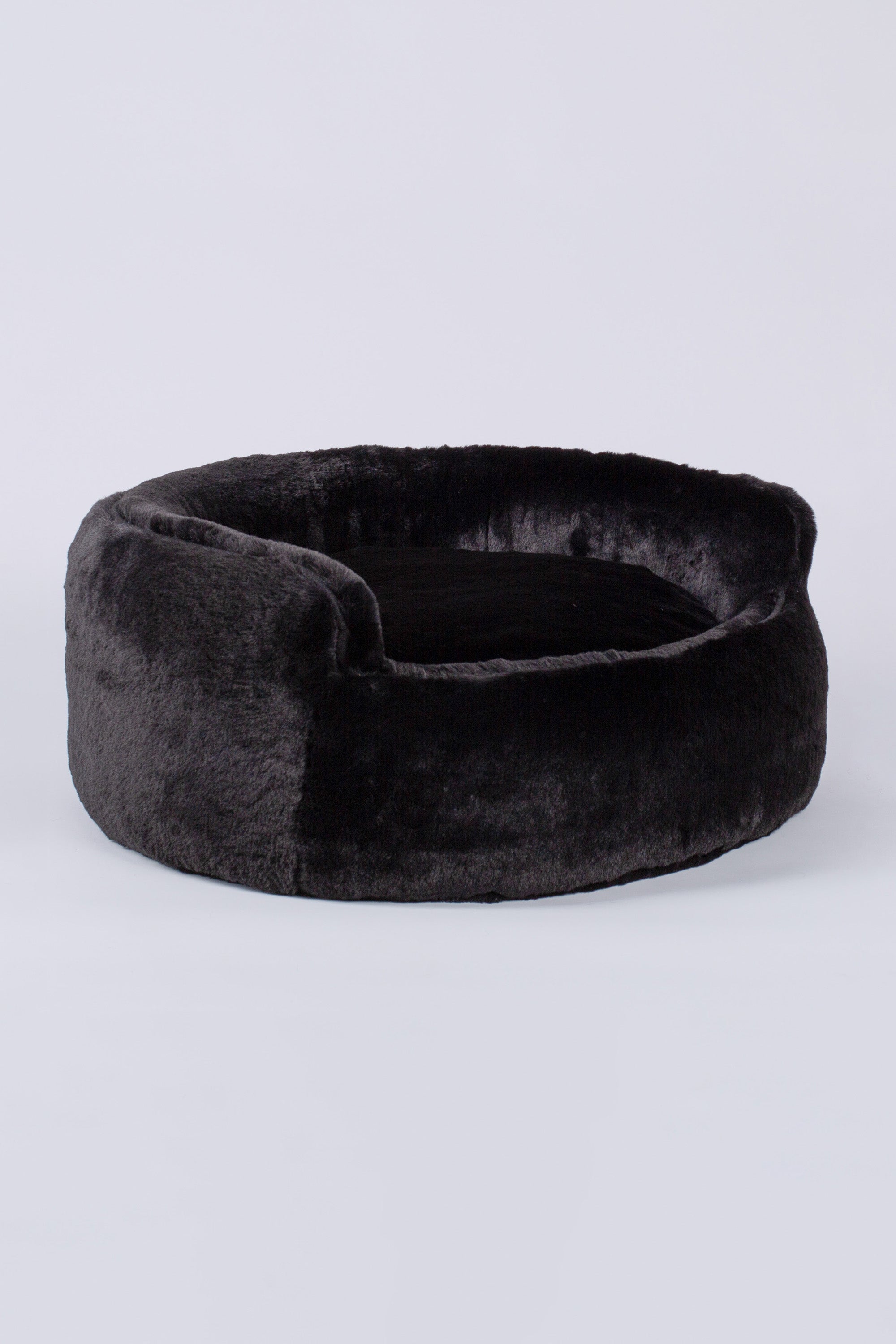 The Yin & Yang Super Soft Luxury Pet Bed