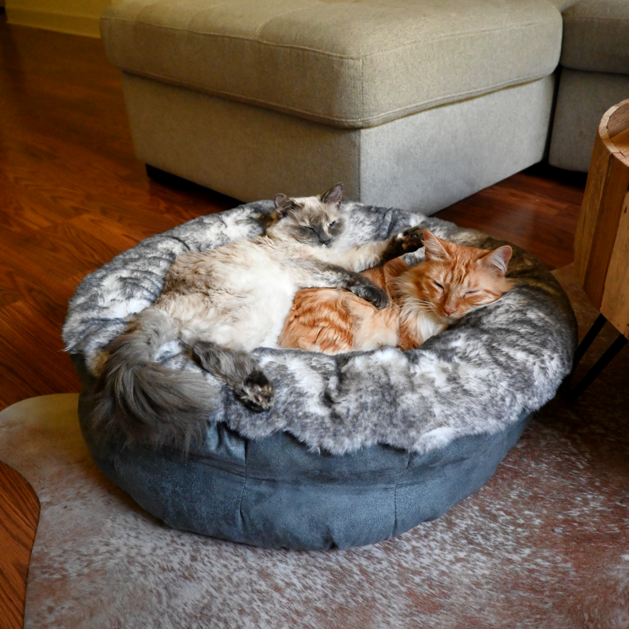 PupPouf Luxe Faux Fur Donut Dog Bed - Ultra Soft Chinchilla