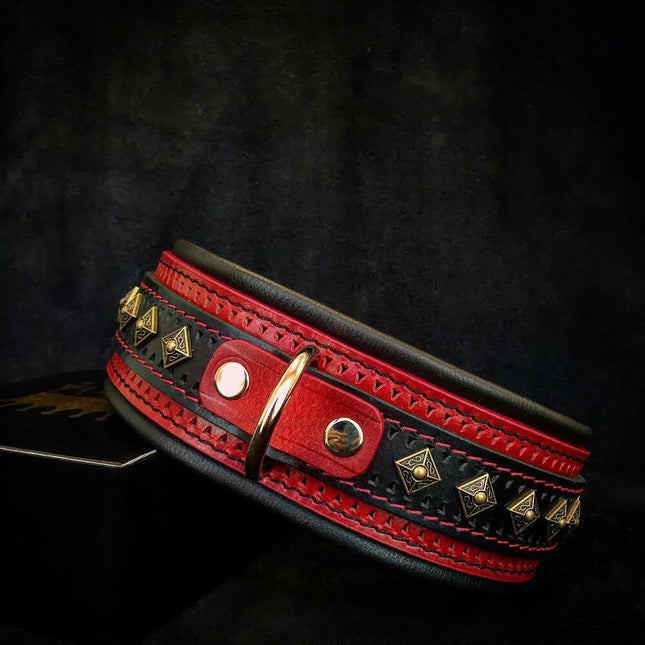 The "Balteus" red collar