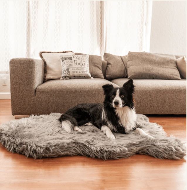 PupRug Faux Fur Orthopedic Dog Bed - Curve Charcoal Grey