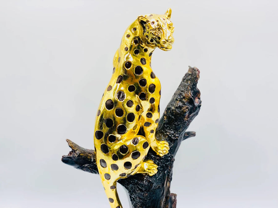 Luxurious Leopard Statue