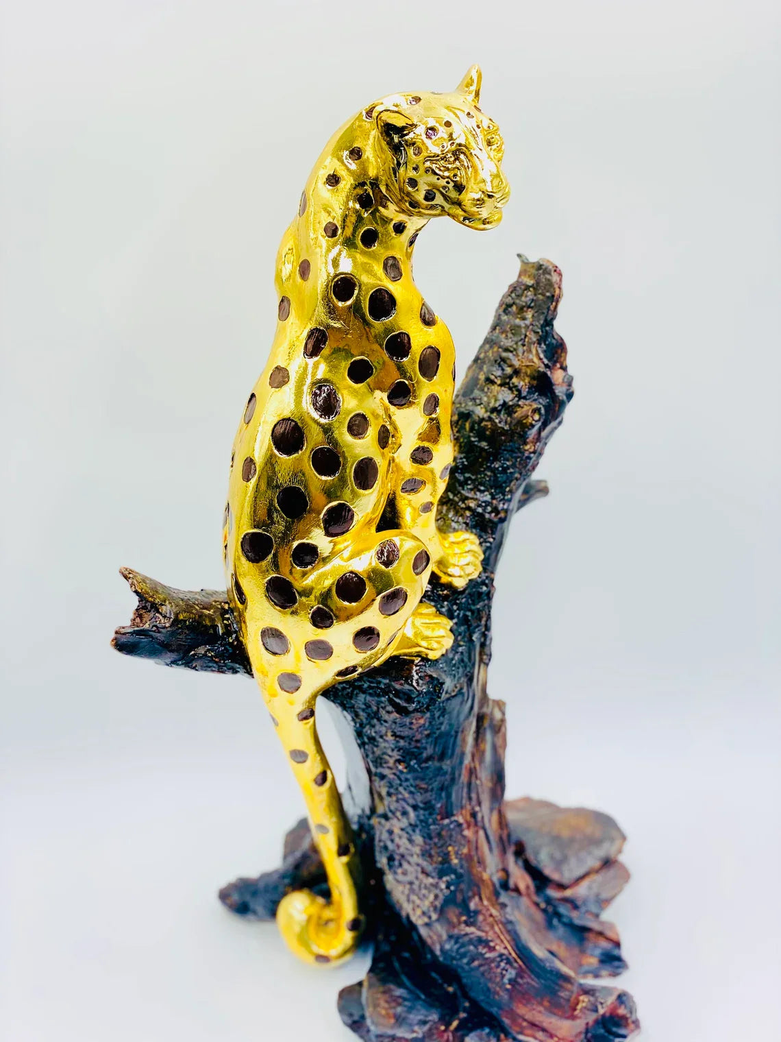 Luxurious Leopard Statue