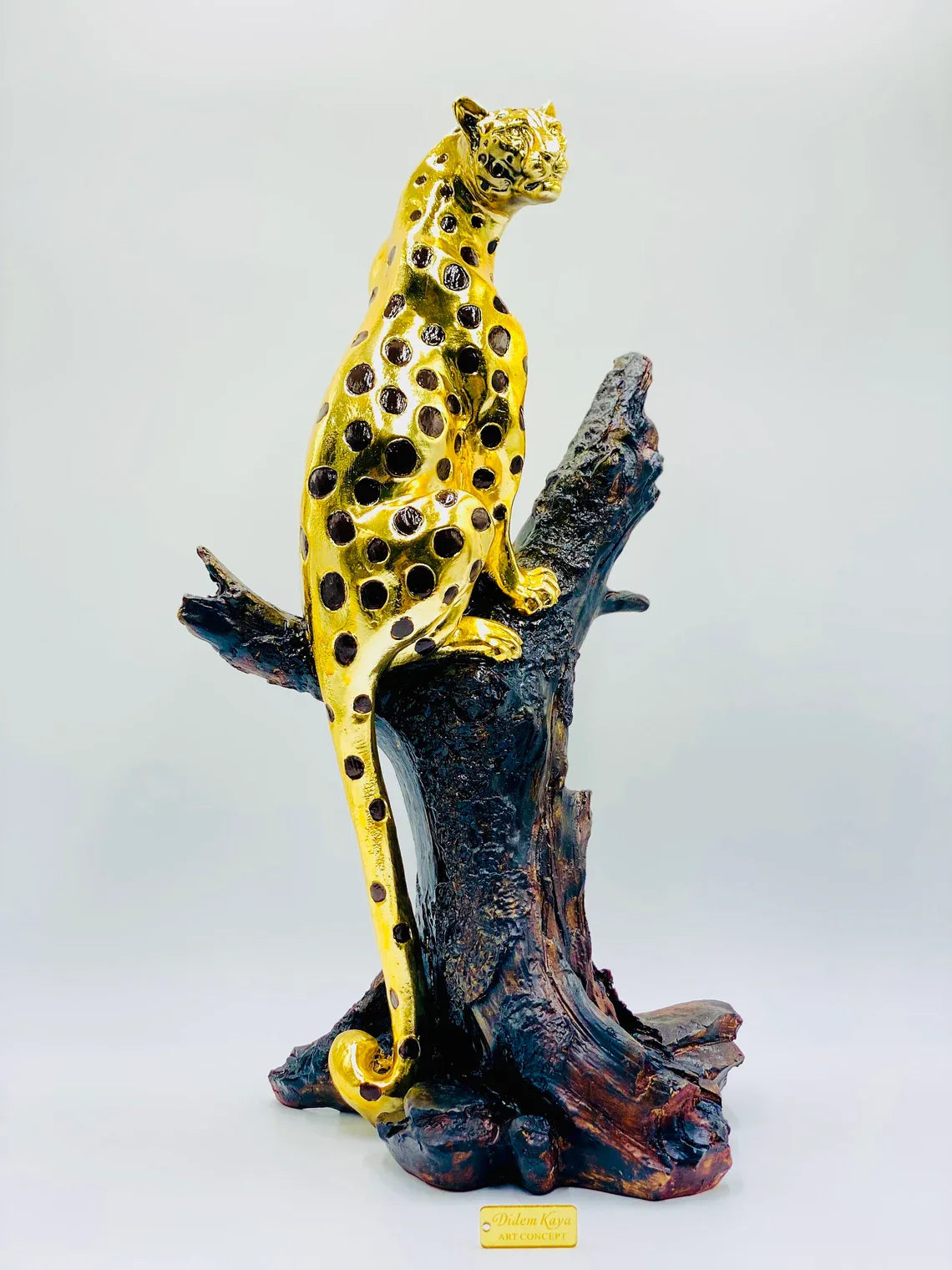 Luxurious Leopard Statue