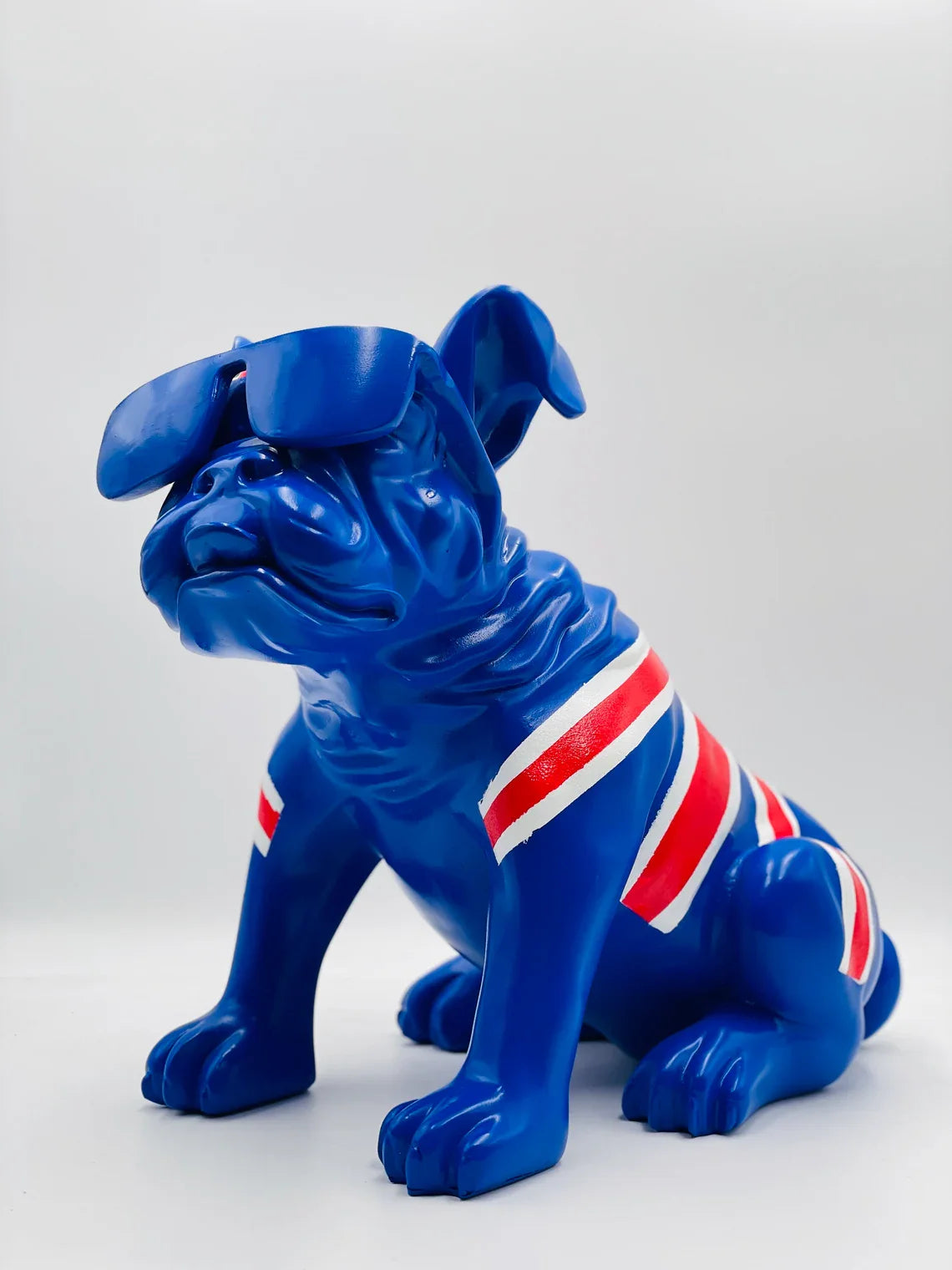 British Lover Bulldog Statue