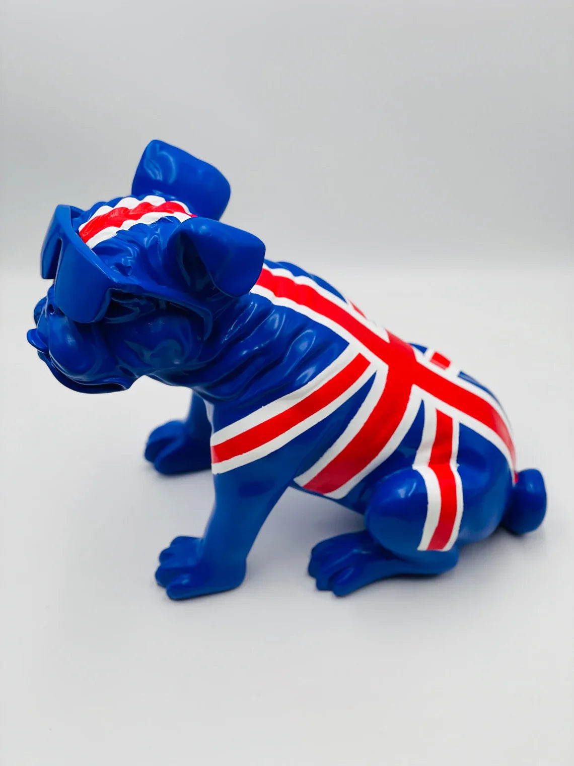 British Lover Bulldog Statue